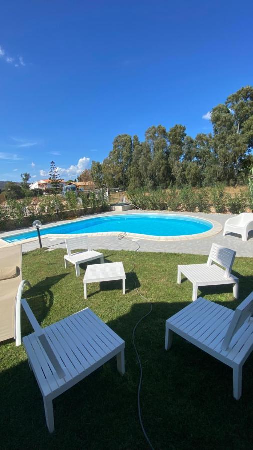 Villetta Con Piscina Budoni Affitti Spiaggia 700 Mt Exterior foto
