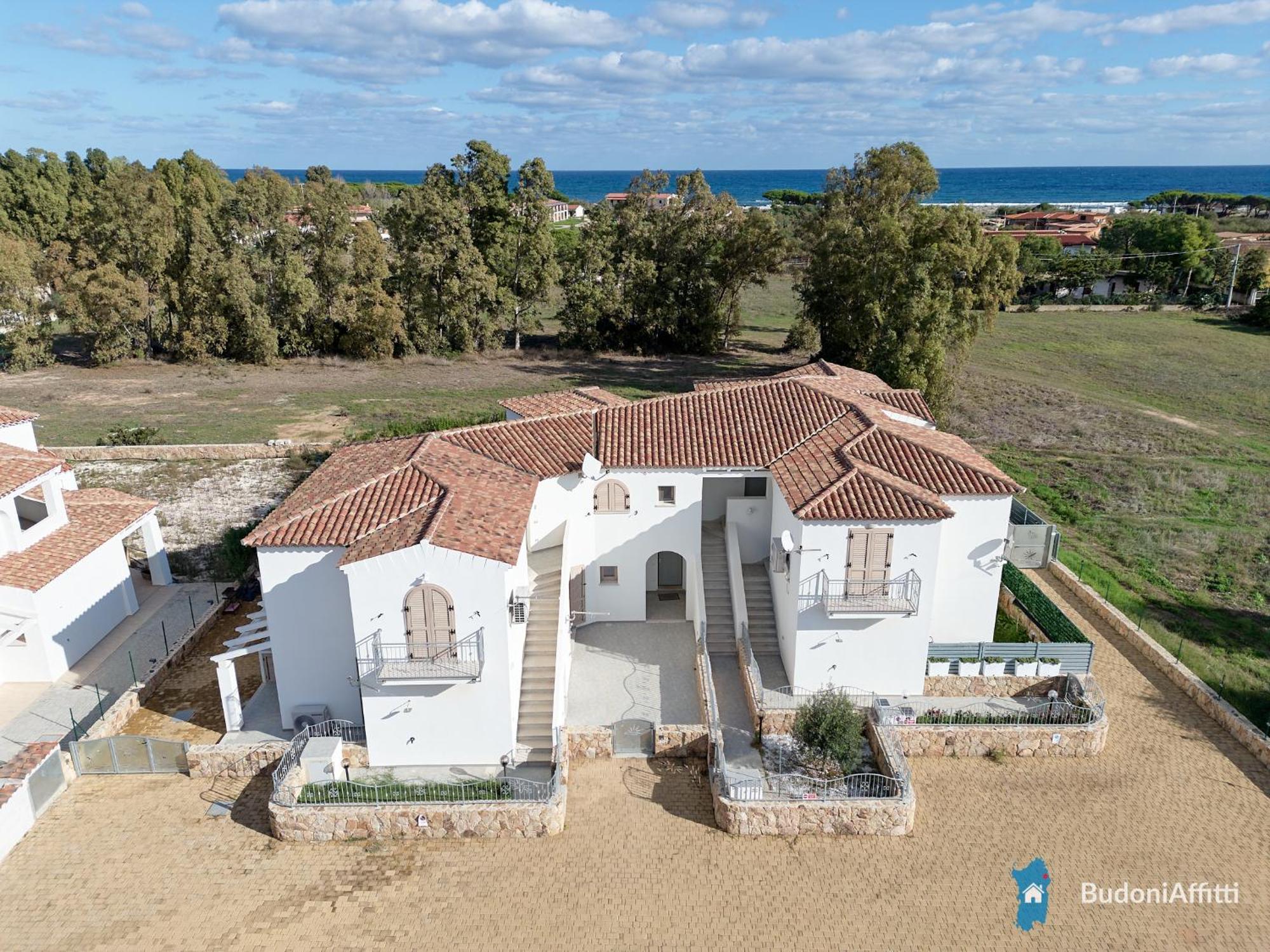 Villetta Con Piscina Budoni Affitti Spiaggia 700 Mt Exterior foto