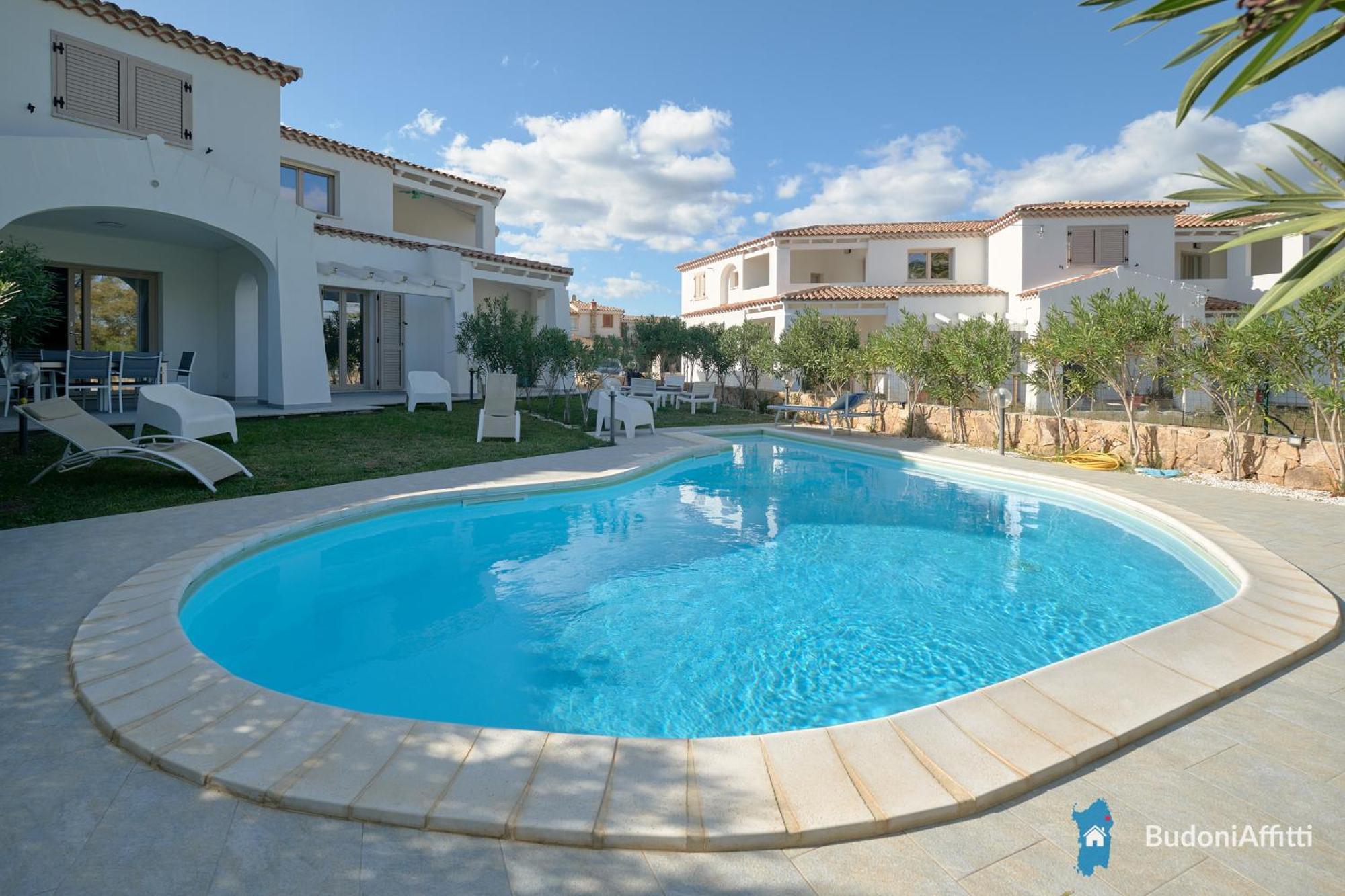 Villetta Con Piscina Budoni Affitti Spiaggia 700 Mt Exterior foto